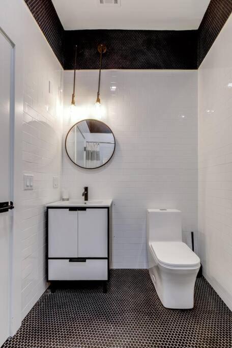 Luxury Designer Theme 2Br Apt Near Nyc / Thepath Apartment Newark Exterior photo