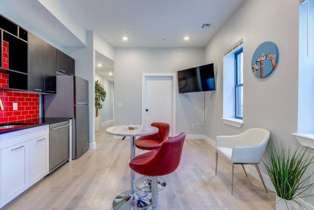 Luxury Designer Theme 2Br Apt Near Nyc / Thepath Apartment Newark Exterior photo
